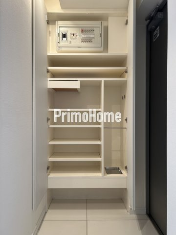 ｺﾝﾌｫﾘｱ新川の収納