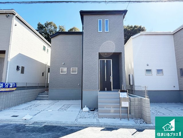 枚方市楠葉野田　第3期　新築一戸建ての外観|安心の10年保証！外観を美しく保ち、雨水で汚れを落とします！気になることがありましたら、お気軽にお問い合わせください！