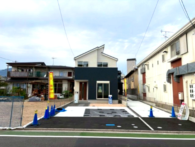 廿日市市串戸４丁目24-1期の駐車場|駐車スペースには２台駐車可能です。