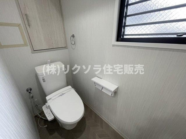 プラネ枚方公園のトイレ|温水洗浄便座付き
■物件内覧・資金計画相談・住宅ローン相談、リフォーム相談、お問合せ受付中■
※当日・翌日のご内覧、ご相談はお電話でのお問合せがスムーズです！