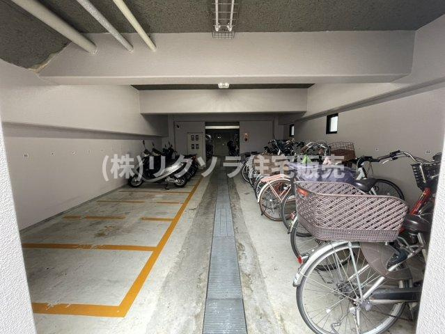 プラネ枚方公園の駐輪場|■物件内覧・資金計画相談・住宅ローン相談、リフォーム相談、お問合せ受付中■
※当日・翌日のご内覧、ご相談はお電話でのお問合せがスムーズです！