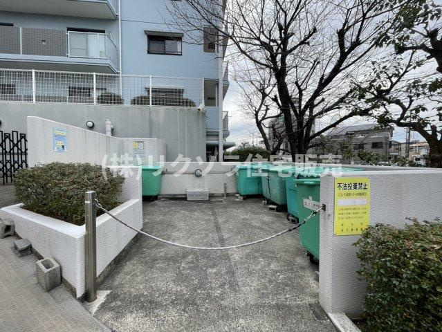 プラネ枚方公園の現況写真|ゴミステーション
■物件内覧・資金計画相談・住宅ローン相談、リフォーム相談、お問合せ受付中■
※当日・翌日のご内覧、ご相談はお電話でのお問合せがスムーズです！