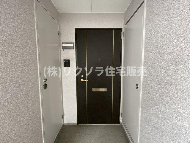 プラネ枚方公園の玄関|ツーシリンダー錠
■物件内覧・資金計画相談・住宅ローン相談、リフォーム相談、お問合せ受付中■
※当日・翌日のご内覧、ご相談はお電話でのお問合せがスムーズです！