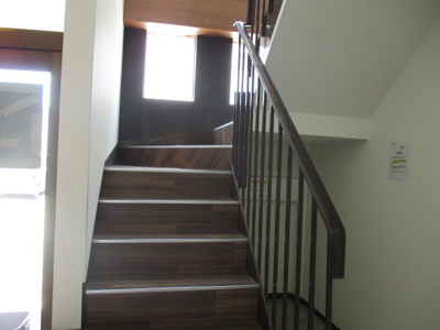 【その他共用部分】 | サンライフ菅原 | 共用階段です