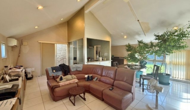 練馬区桜台6丁目の居間・リビング|開放感溢れる吹抜け天井仕様のLDKは20帖超♪♪
プレミアムな大空間で過ごす