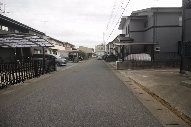 小山市雨ケ谷の前面道路含む現地写真|北側道路