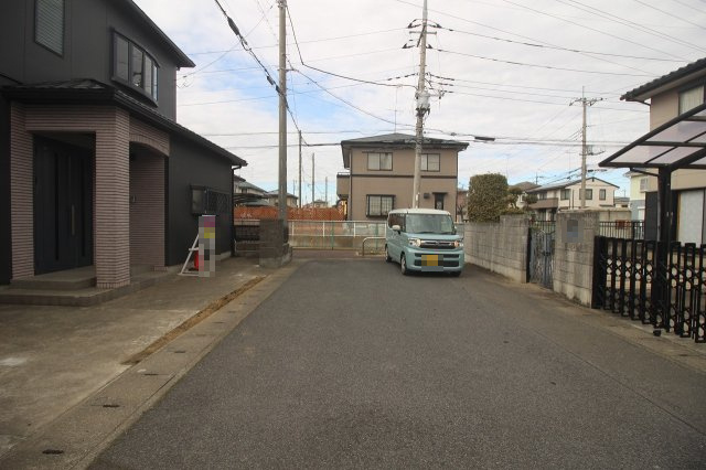 小山市雨ケ谷の前面道路含む現地写真|北側道路