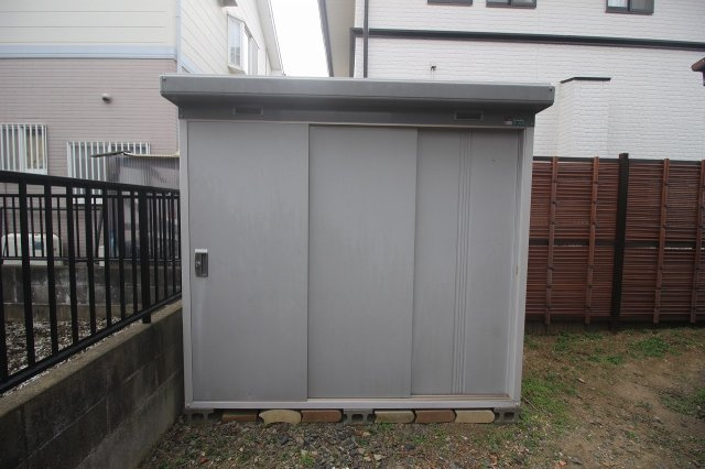 小山市雨ケ谷のその他|屋外収納に便利な物置付き！タイヤや工具、季節物もまとめて保管できて、外回りがスッキリ片付きます！