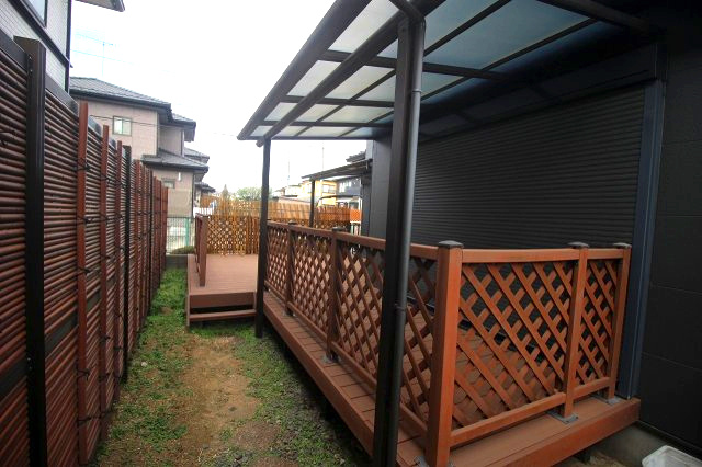 小山市雨ケ谷のその他|屋根付きのウッドデッキで、天気を気にせずくつろげます！洗濯物干しやBBQなど、おうち時間の幅が広がりますね♪