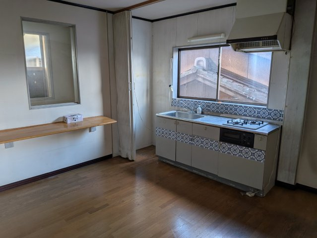 店舗・住宅　3階建てのキッチン