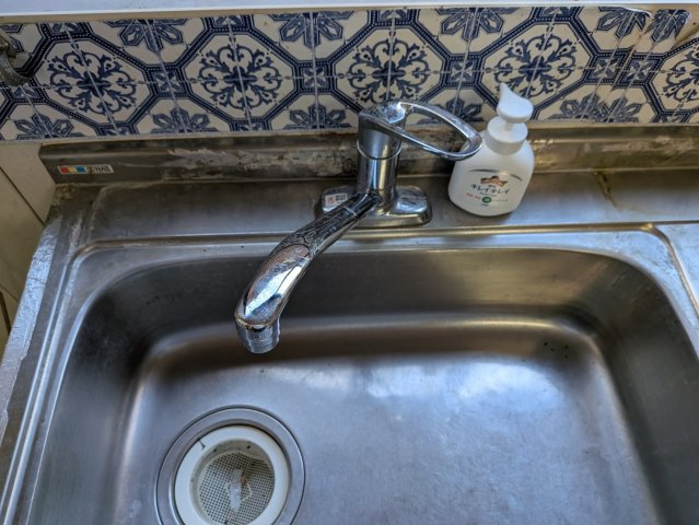 店舗・住宅　3階建てのキッチン