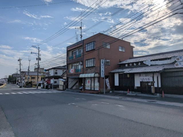 店舗・住宅　3階建ての周辺