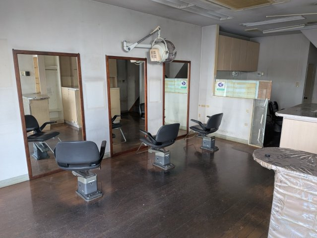 店舗・住宅　3階建ての設備