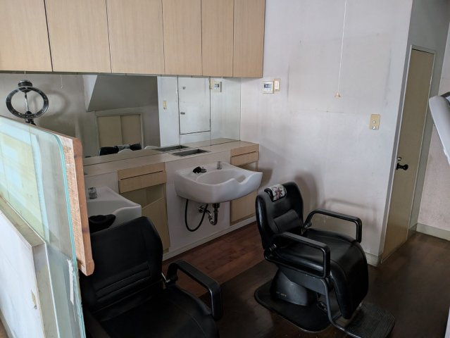 店舗・住宅　3階建ての設備