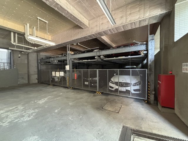 ライオンズマンション船堀駅前の駐車場