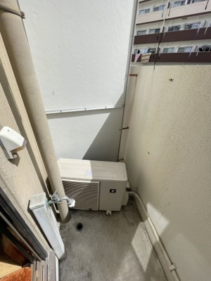 【設備】 | シャトー金城 | 室外洗濯機置き場です