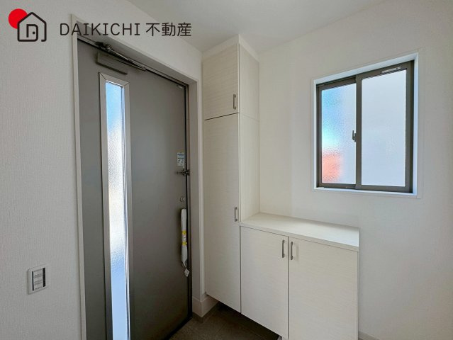 【玄関】 | KIP桶川市神明1期　Terrechez　新築戸建　全2棟　1号棟