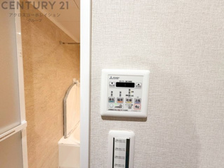 暖房機能があるため、冬場でも温かい浴室で入浴でき、乾燥機能があるため、水気を素早く取り除けます。また、換気機能があるため、湿気を素早く排出してカビや雑菌の発生を防ぐことができます。