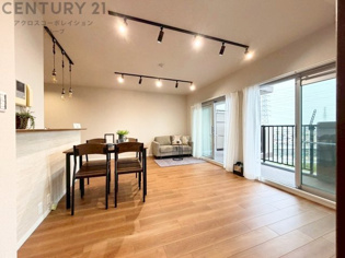 2025年7月リフォーム済。リフォーム内容（システムキッチン新調、ユニットバス新調、洗面化粧台新調、温水洗浄便座新調、クロス貼替、フローリング貼替）