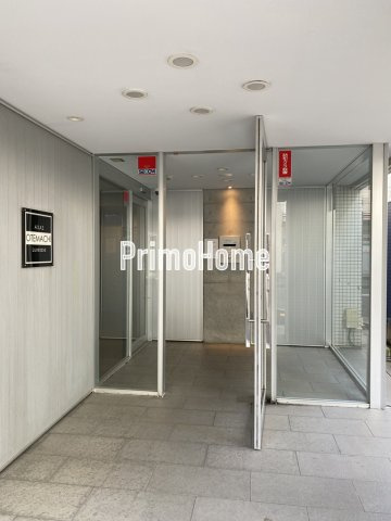 アクサス大手町ラクシーズのエントランス