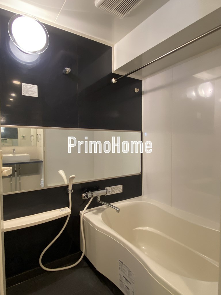 アクサス大手町ラクシーズの浴室