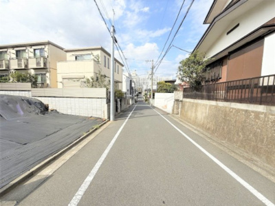 【前面道路含む現地写真】 | 【仲介手数料３６０万円～５１０万円が無料！！】■高級住宅街■奥沢駅４分■自由が丘駅１２分 | 【仲介手数料３６０～５１０万円が無料！！】
■高級住宅街！
■奥沢駅４分！
■自由が丘駅１！２分
■お好きなハウスメーカーで建築可能！
■各ハウスメーカーを少しお安くご紹介可能！
■無料で間取図作成可