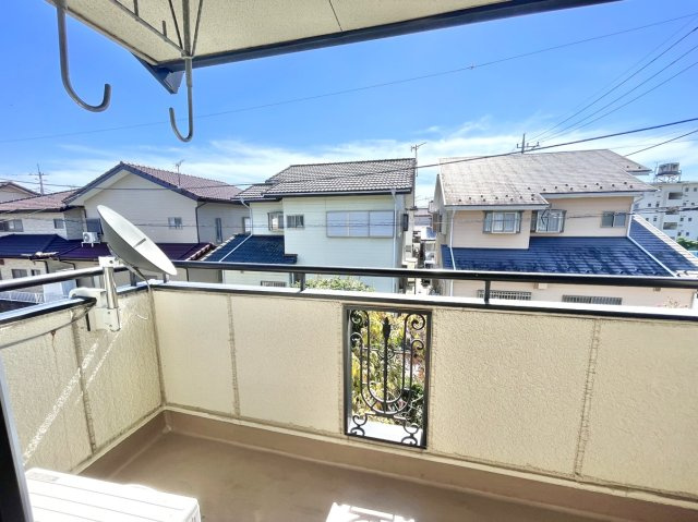 【中古戸建】高崎市台新田町のバルコニー|■バルコニー｜プライバシーが守られたインナーバルコニーは、くつろぎの空間としても、アウトドアの空間としても活躍をしてくれます。