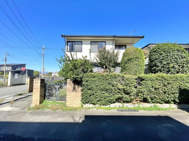 【中古戸建】高崎市台新田町の外観|■外観｜土日のご見学はもちろん、平日・夜間のご案内も大歓迎です♪「今から見たい」や「仕事終わりに見たい」にもご対応できますのでお気軽にお問い合わせください♪