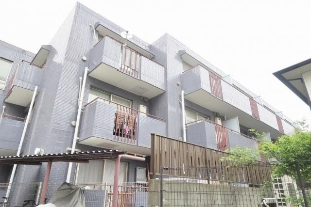 メープルコート中青木の外観