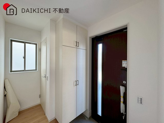 【玄関】 | KIP桶川市神明1期　Terrechez　新築戸建　全2棟　2号棟