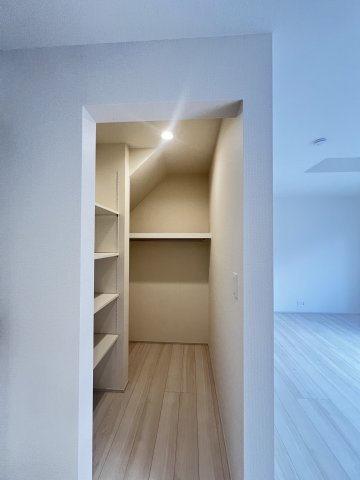 桜井市西之宮全2棟の収納|便利なパントリー