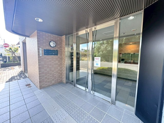 ◆２０２５年９月リフォーム完了◆全居室収納スペース付き◆2沿線以上利用可能◆グラン・コート宇治東のエントランス|エントランス