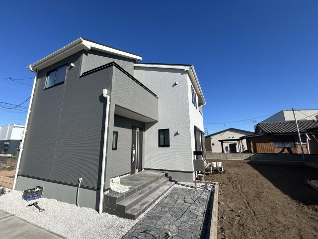 新築　伊勢崎市除ヶ町第１　Livele Garden.S　１号棟の外観|現地写真　2025年12月完成予定！類似物件のご内覧等、お気軽にお問合せください♪　							

