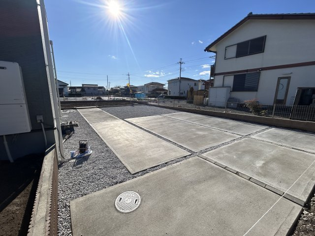 新築　伊勢崎市除ヶ町第１　Livele Garden.S　１号棟の駐車場|現地写真　駐車スペースは並列2台＋2台分可能です！
