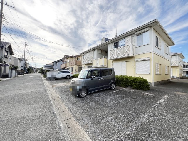 パークビレッヂA号棟の駐車場