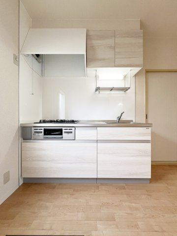 パークビレッヂA号棟のキッチン|グリル付３口システムキッチン♪未使用です！