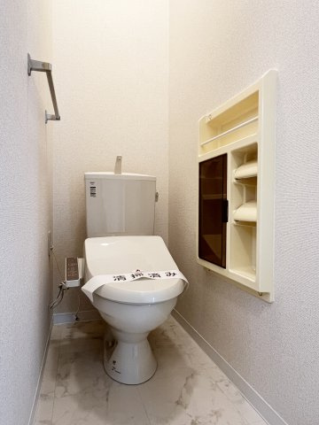 パークビレッヂA号棟のトイレ|温水シャワー付トイレ