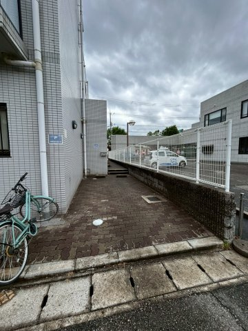 グランドメゾン池上Ⅱの駐車場|駐車場に車を止められます