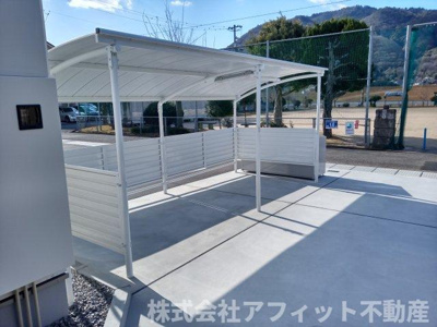 【その他共用部分】 | アンソレイエ | 屋根付き駐輪場