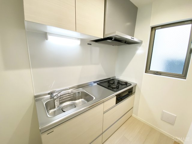 ＭＯＫーＴＥＲＲＡＣＥ西大宮　Ａ棟のキッチン|収納力もあるシステムキッチン☆