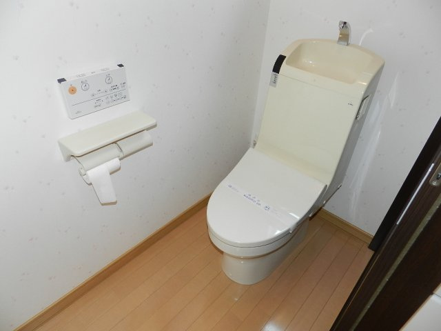 ハイツひとみ２０（左）のトイレ