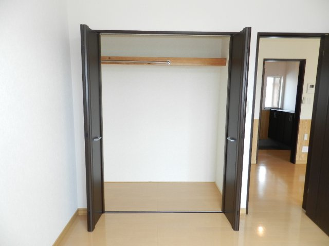 ハイツひとみ２０（左）の収納