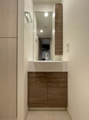 ガーラ・アヴェニュー東大島の独立洗面台