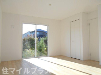 【居間・リビング】 | 福島市松川町新築一戸建て4棟 | こちらの居間で趣味の時間をお楽しみください