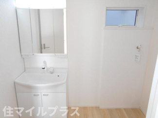 【独立洗面台】 | 福島市松川町新築一戸建て4棟 | 朝の支度にも助かる、独立の洗髪洗面化粧台