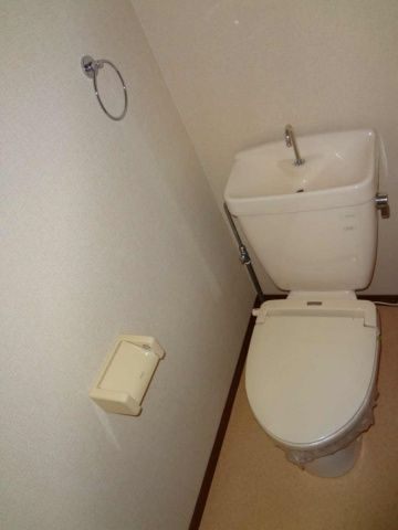 【トイレ】 | ルミエール八幡 | ※同建物同型別のお部屋