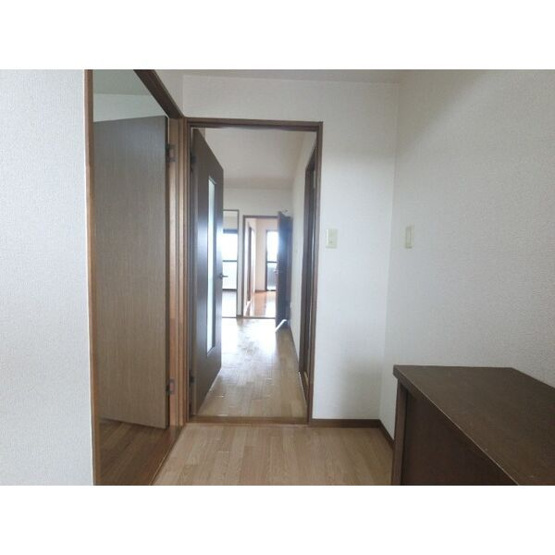 【玄関】 | ルミエール八幡 | ※同建物同型別のお部屋