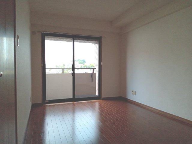 川崎市麻生区上麻生５丁目の賃貸マンションの寝室|別部屋参考