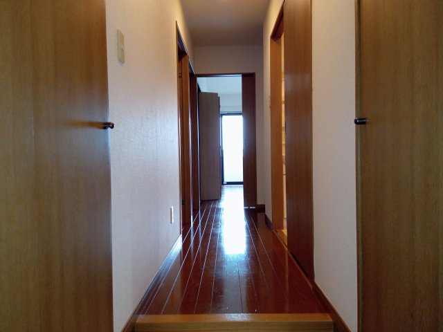 川崎市麻生区上麻生５丁目の賃貸マンションの内装|別部屋参考