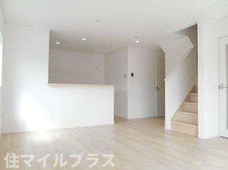 【居間・リビング】 | 福島市松川町新築一戸建て4棟 | こちらのリビングで趣味の時間をお楽しみください